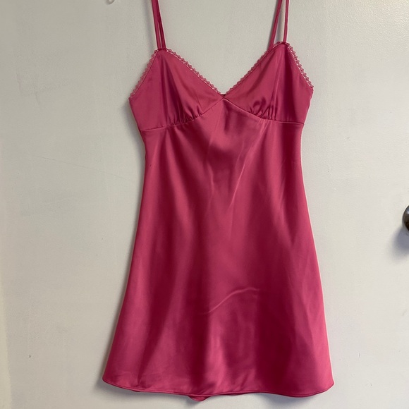 Aritzia Dresses & Skirts - Aritzia Sunday Best Pink satin slip dress